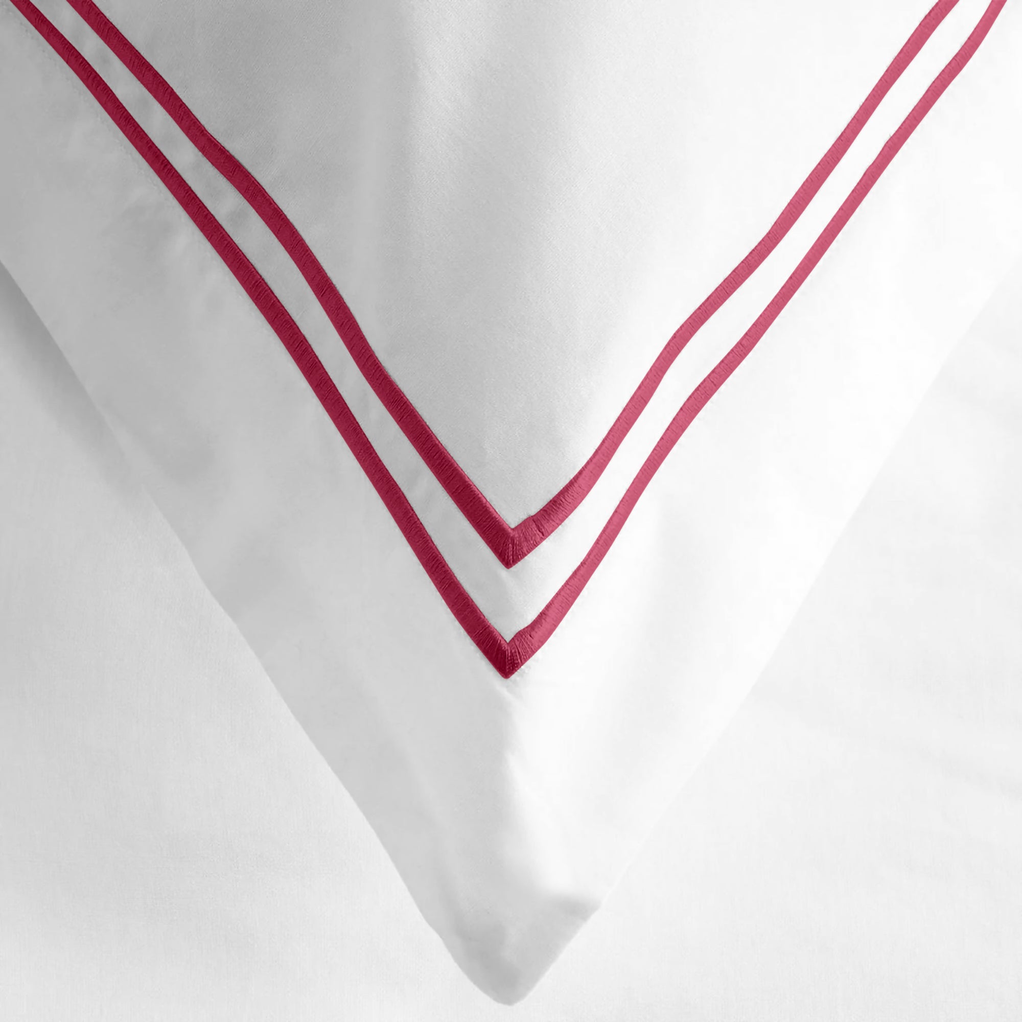 Comforter / Color-Garnet Red