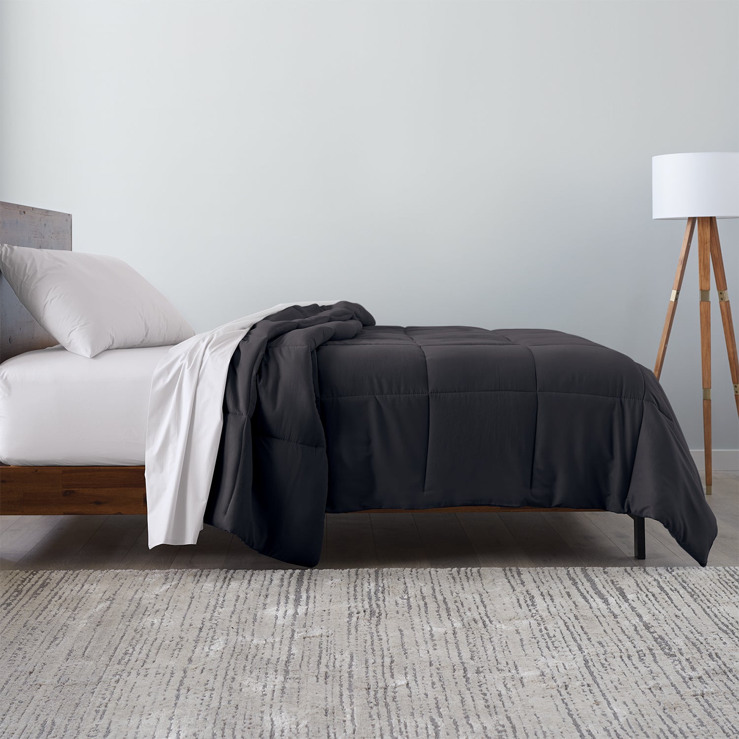 Comforter / Color-Black