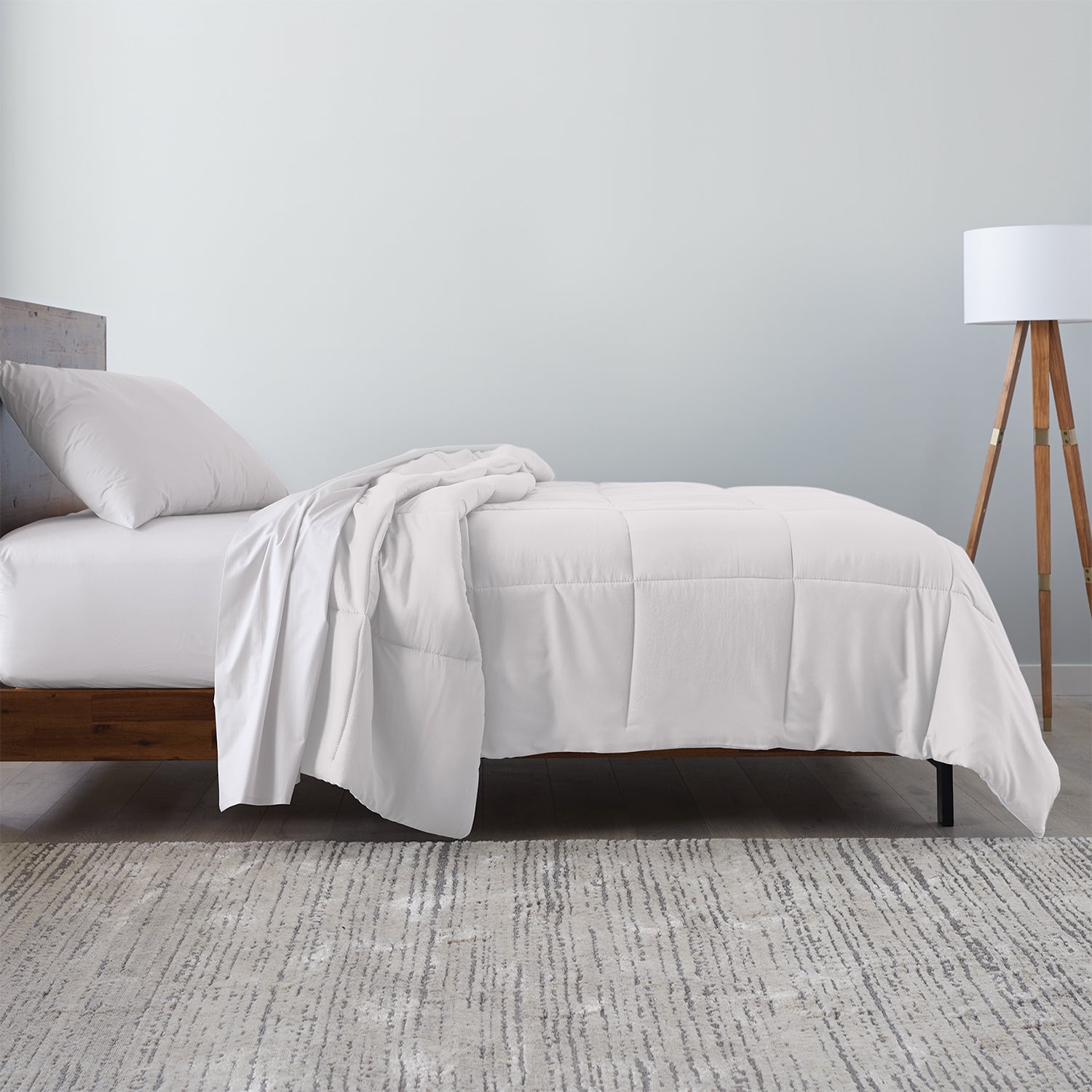 Comforter / Color-White